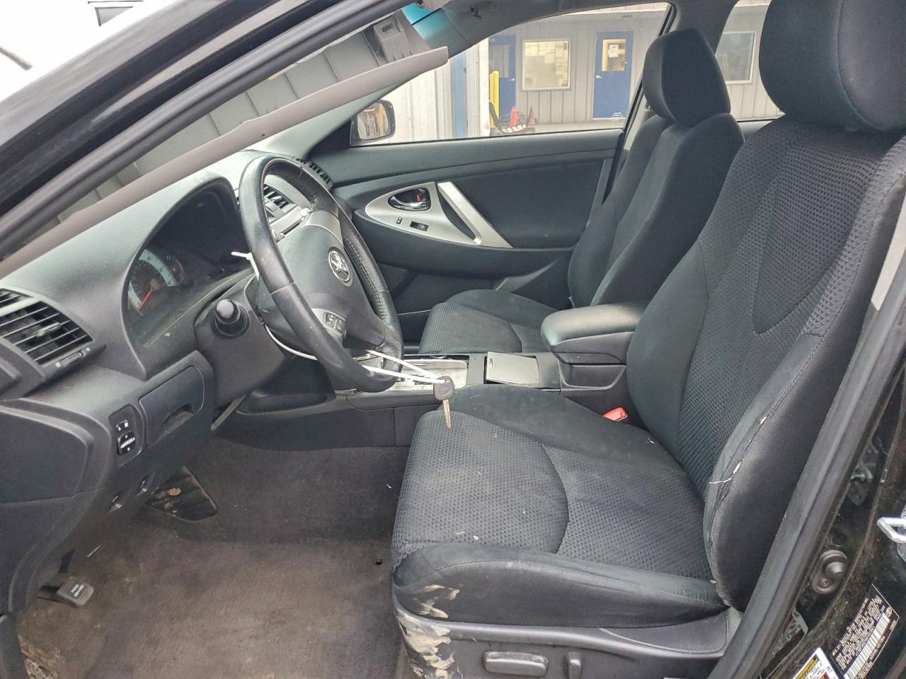 2011 TOYOTA CAMRY SE photo 7