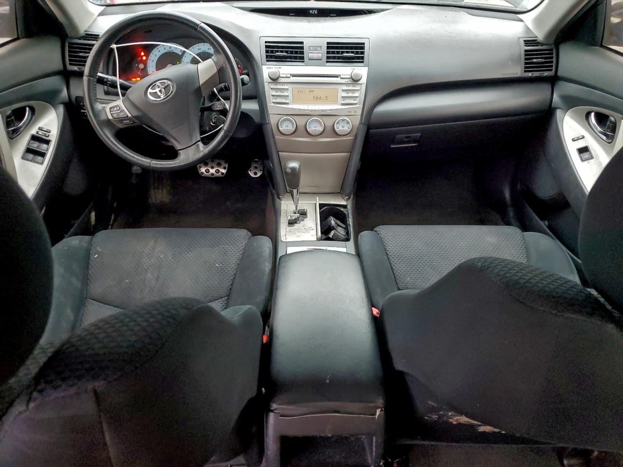 2011 TOYOTA CAMRY SE photo 8