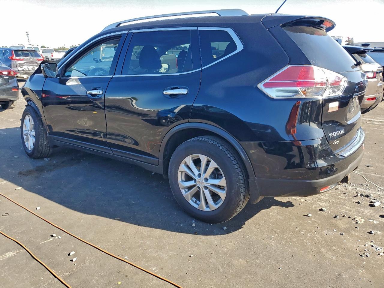 2014 NISSAN ROGUE S photo 2