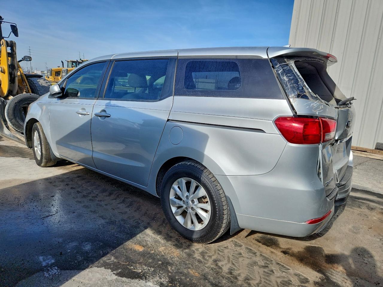 2017 KIA SEDONA L photo 2