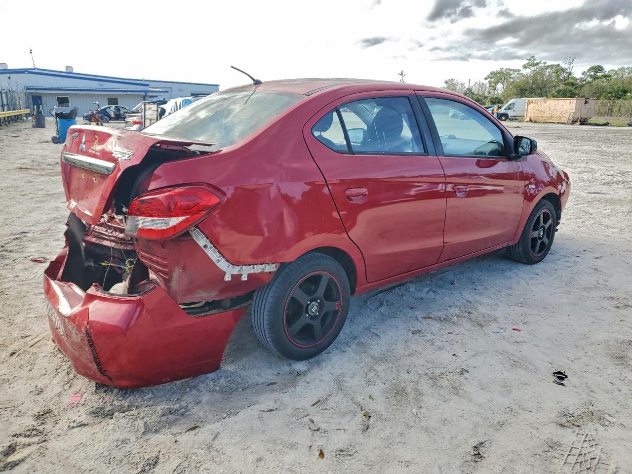 2017 MITSUBISHI MIRAGE G4 ES photo 3