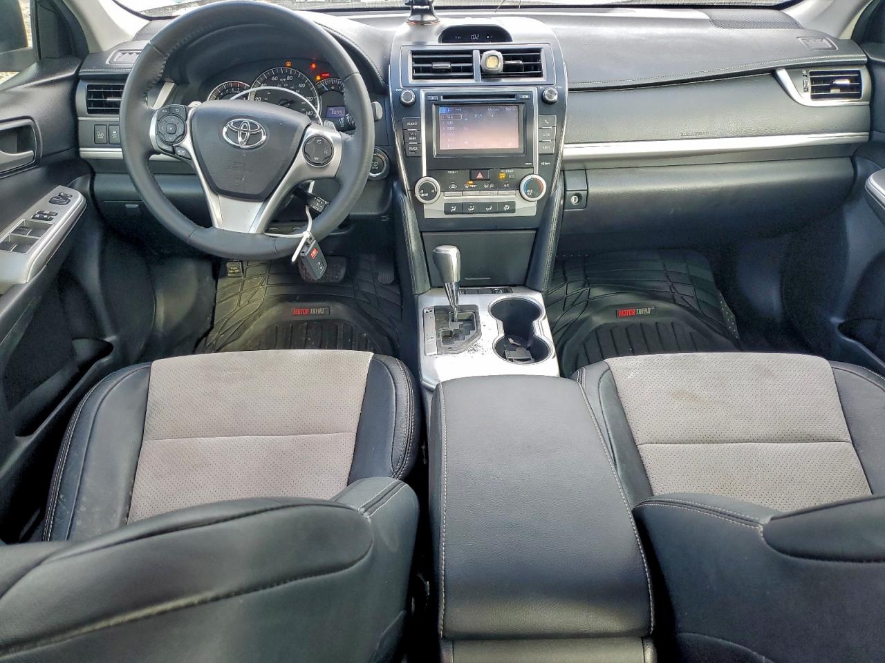 2014 TOYOTA CAMRY L photo 8