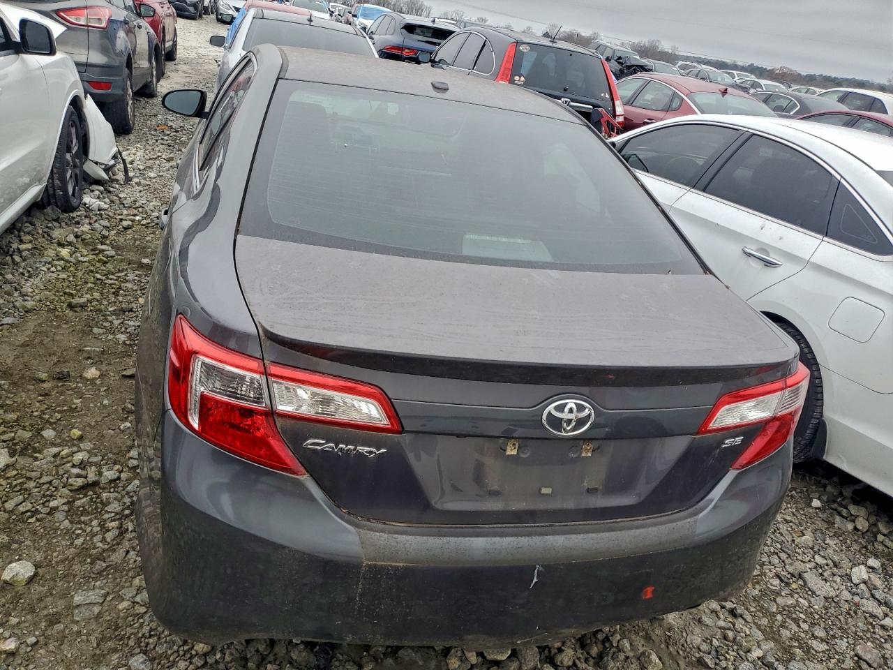 2014 TOYOTA CAMRY L photo 6