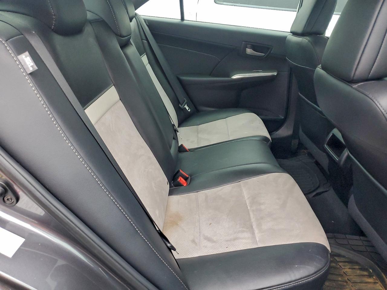 2014 TOYOTA CAMRY L photo 10