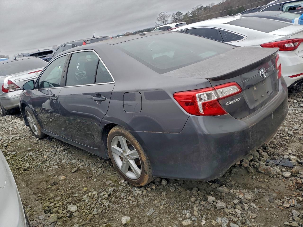 2014 TOYOTA CAMRY L photo 2