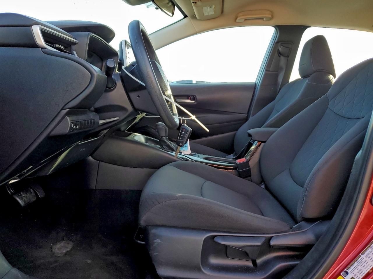 2021 TOYOTA COROLLA LE photo 7