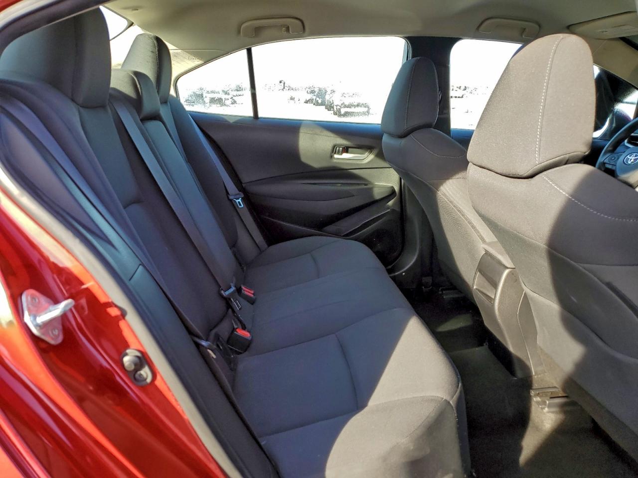2021 TOYOTA COROLLA LE photo 10