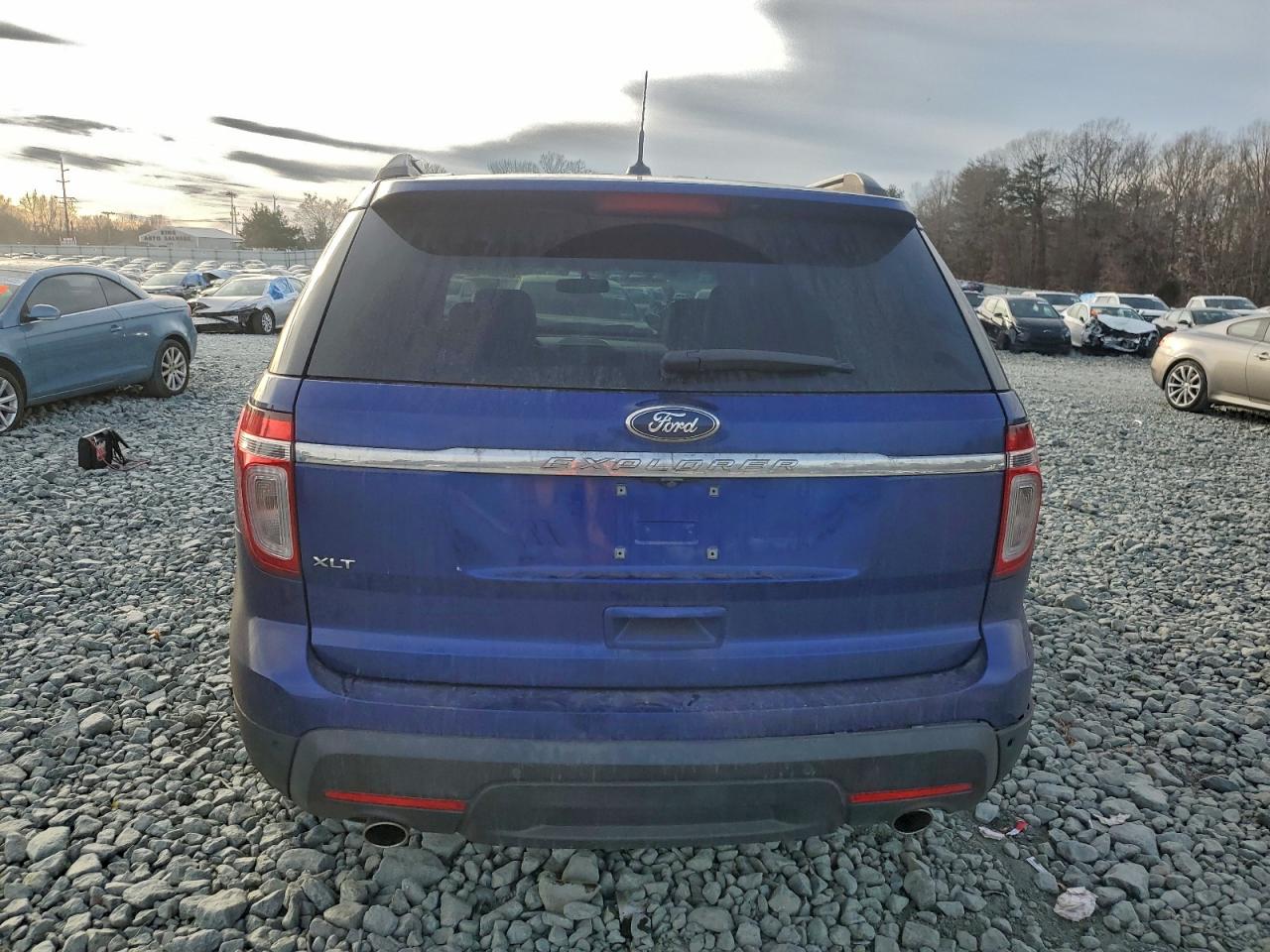2015 FORD EXPLORER XLT photo 6