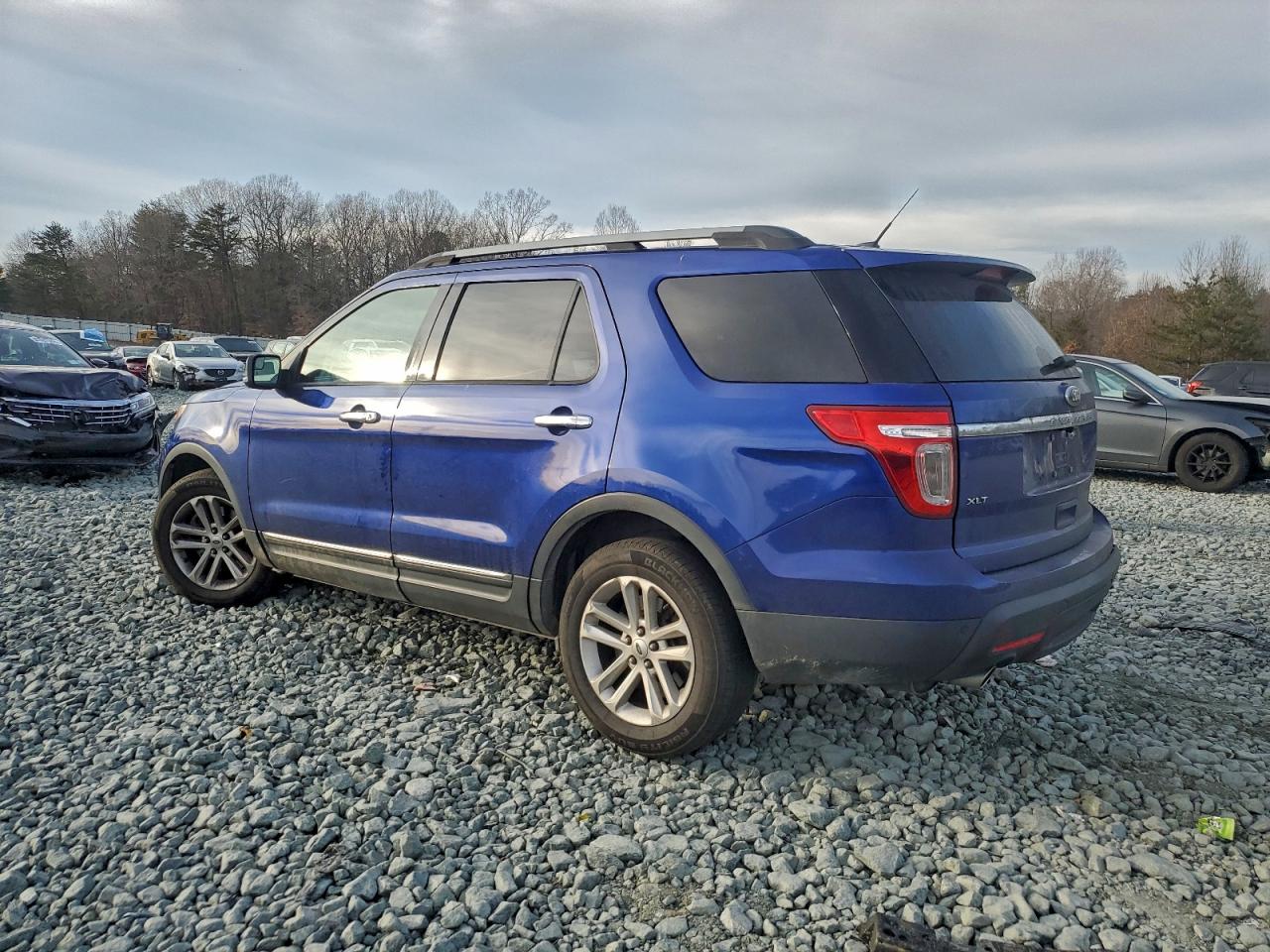 2015 FORD EXPLORER XLT photo 2