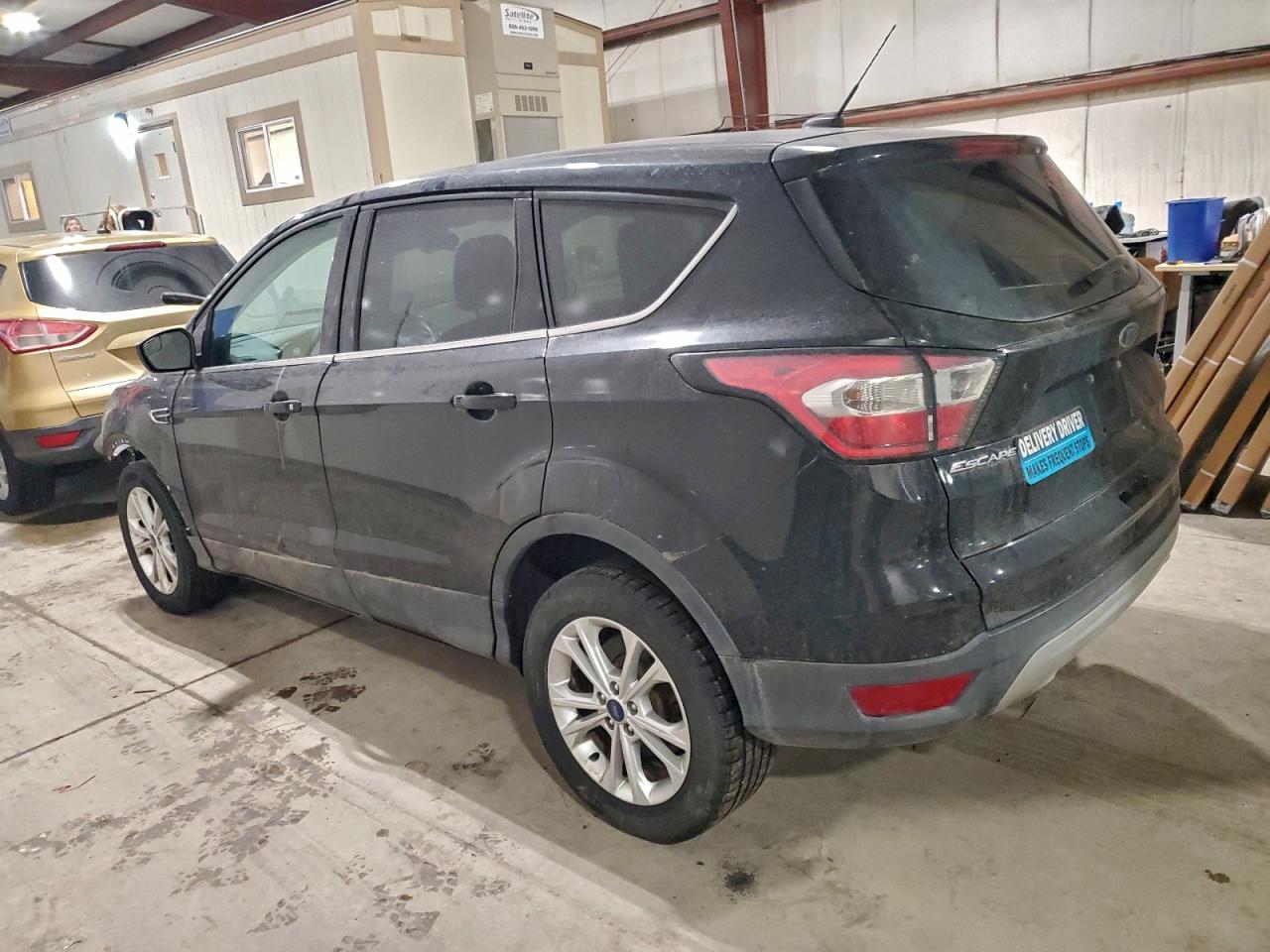 2017 FORD ESCAPE SE photo 2