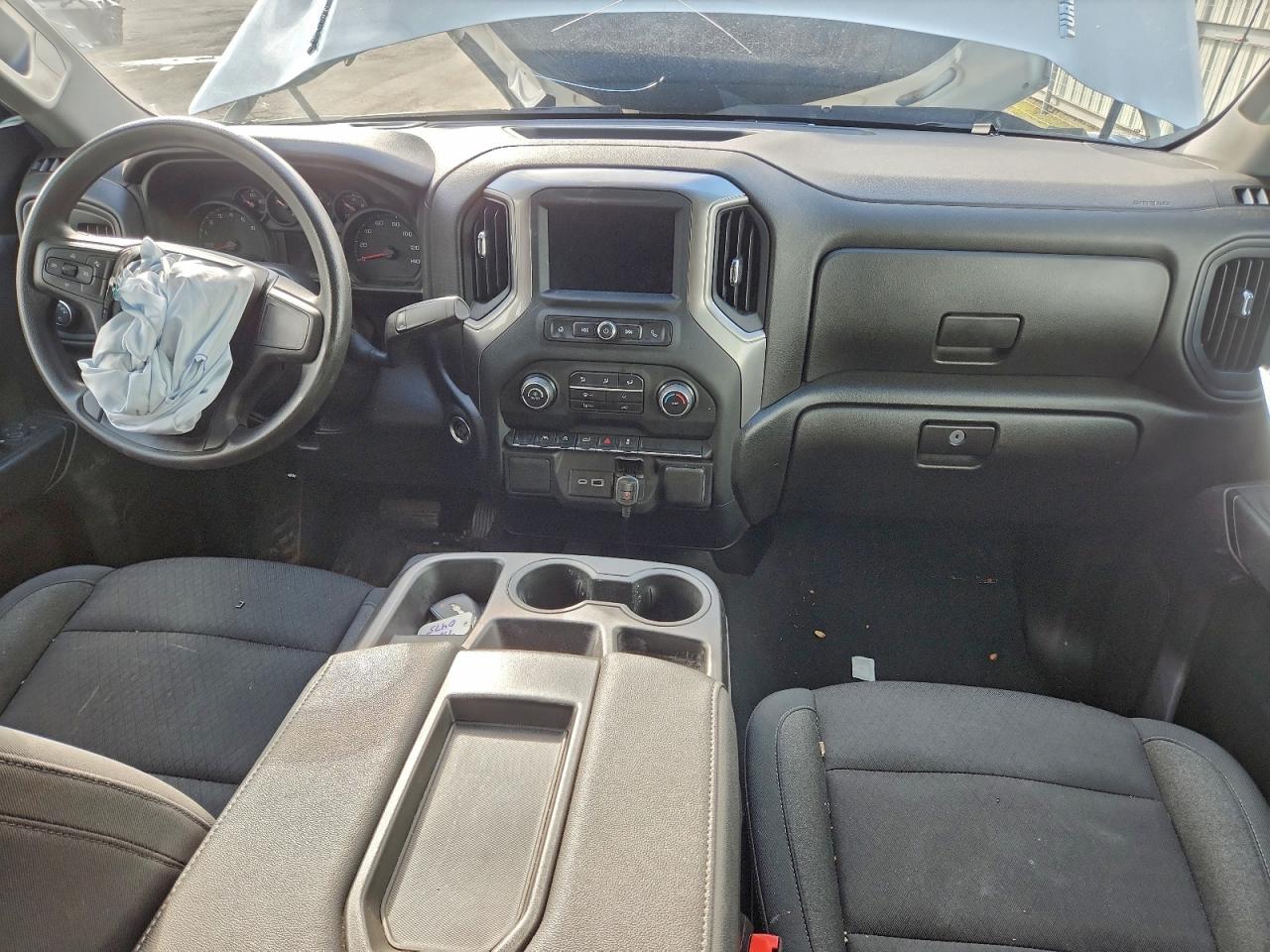 2024 CHEVROLET SILVERADO K1500 CUSTOM photo 8