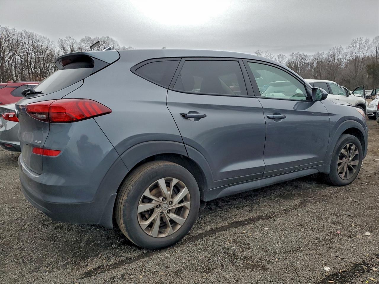 2021 HYUNDAI TUCSON SE photo 3