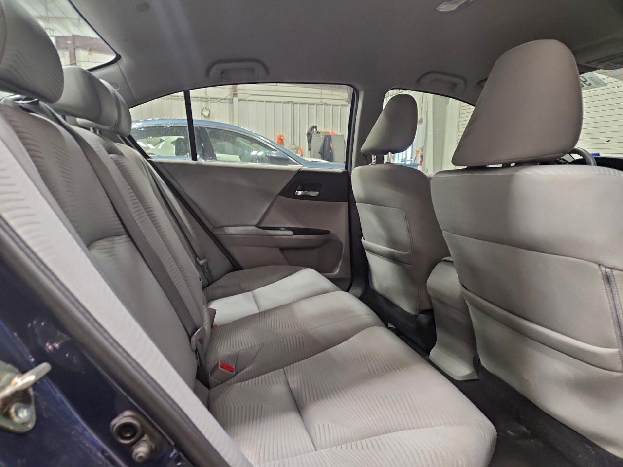 2016 HONDA ACCORD LX photo 28