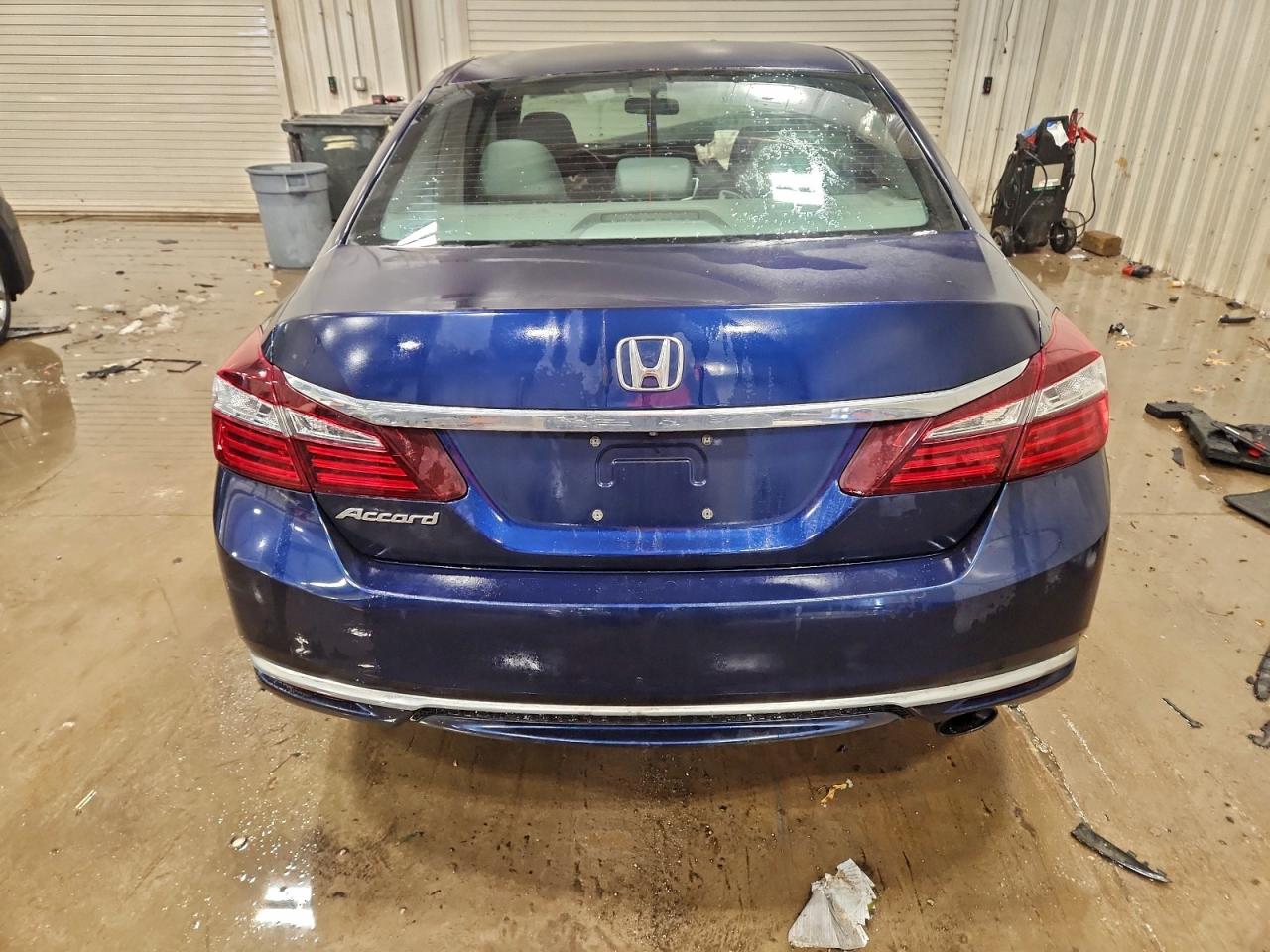 2016 HONDA ACCORD LX photo 16