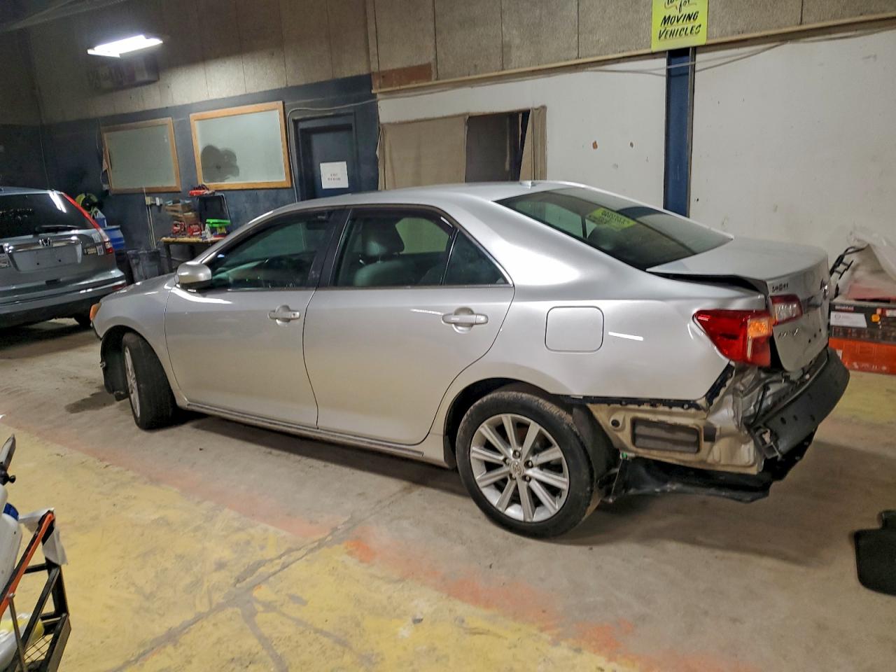 2013 TOYOTA CAMRY L photo 4