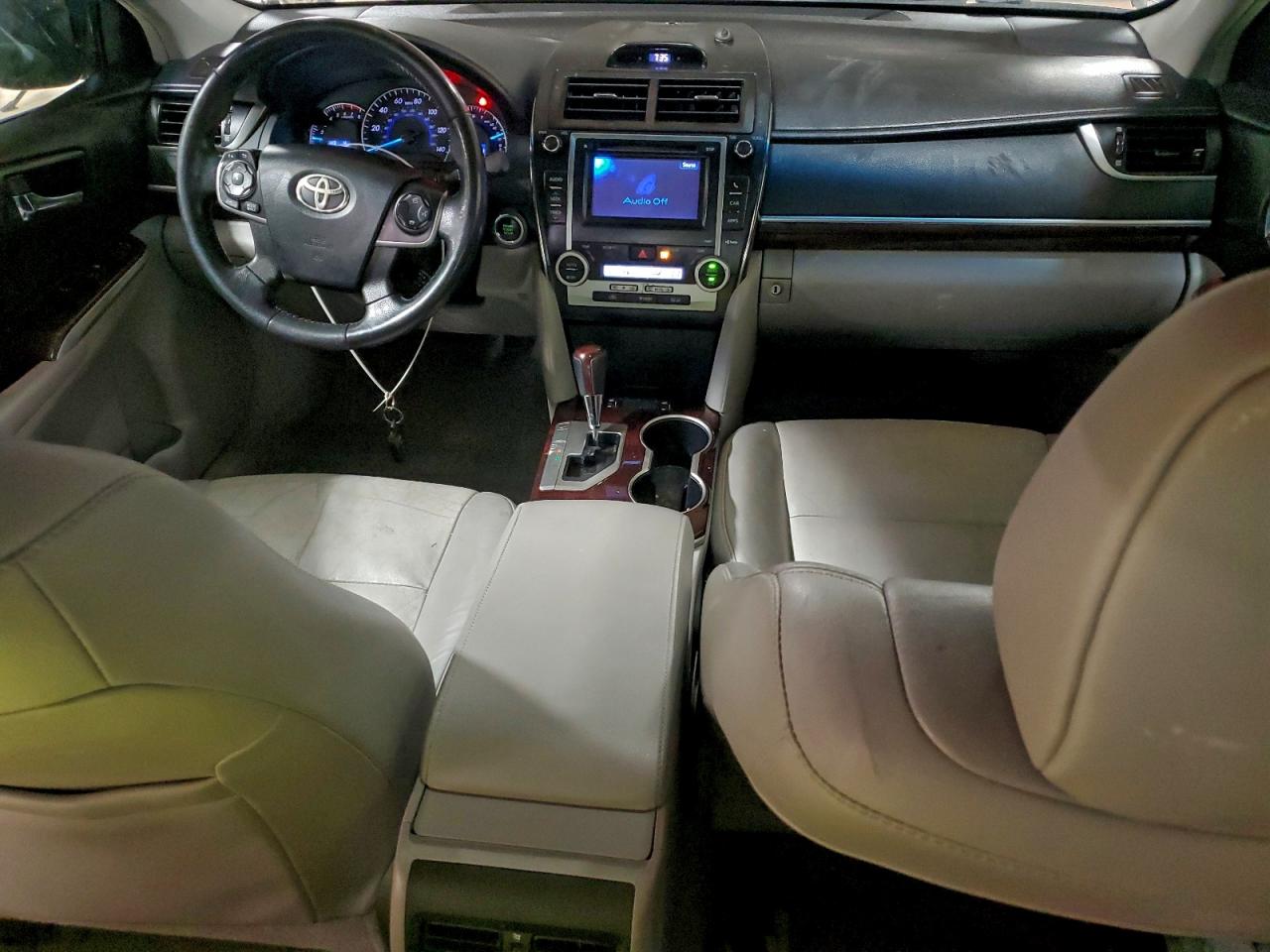 2013 TOYOTA CAMRY L photo 22
