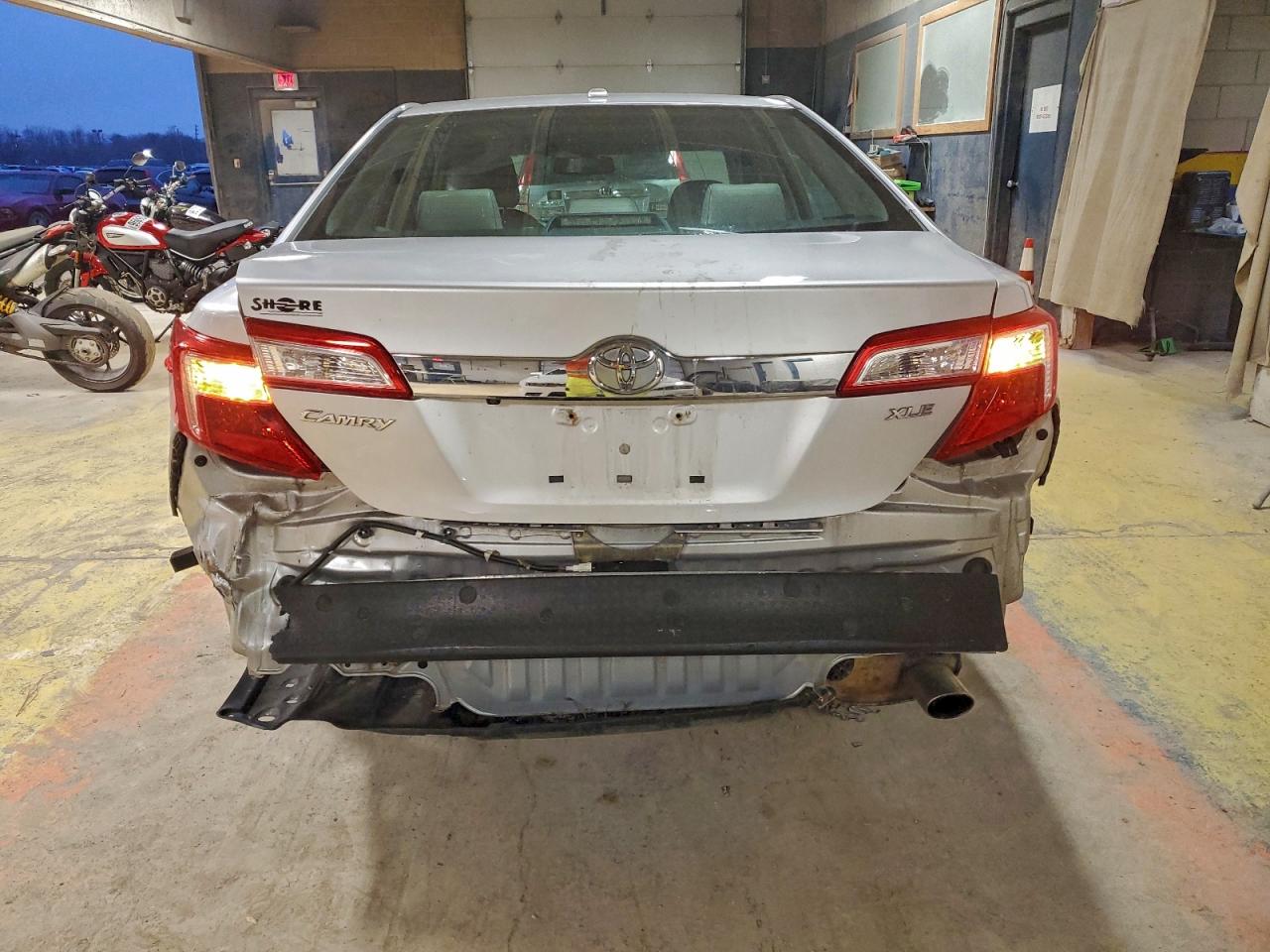 2013 TOYOTA CAMRY L photo 16