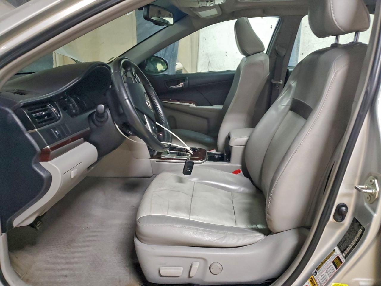2013 TOYOTA CAMRY L photo 19