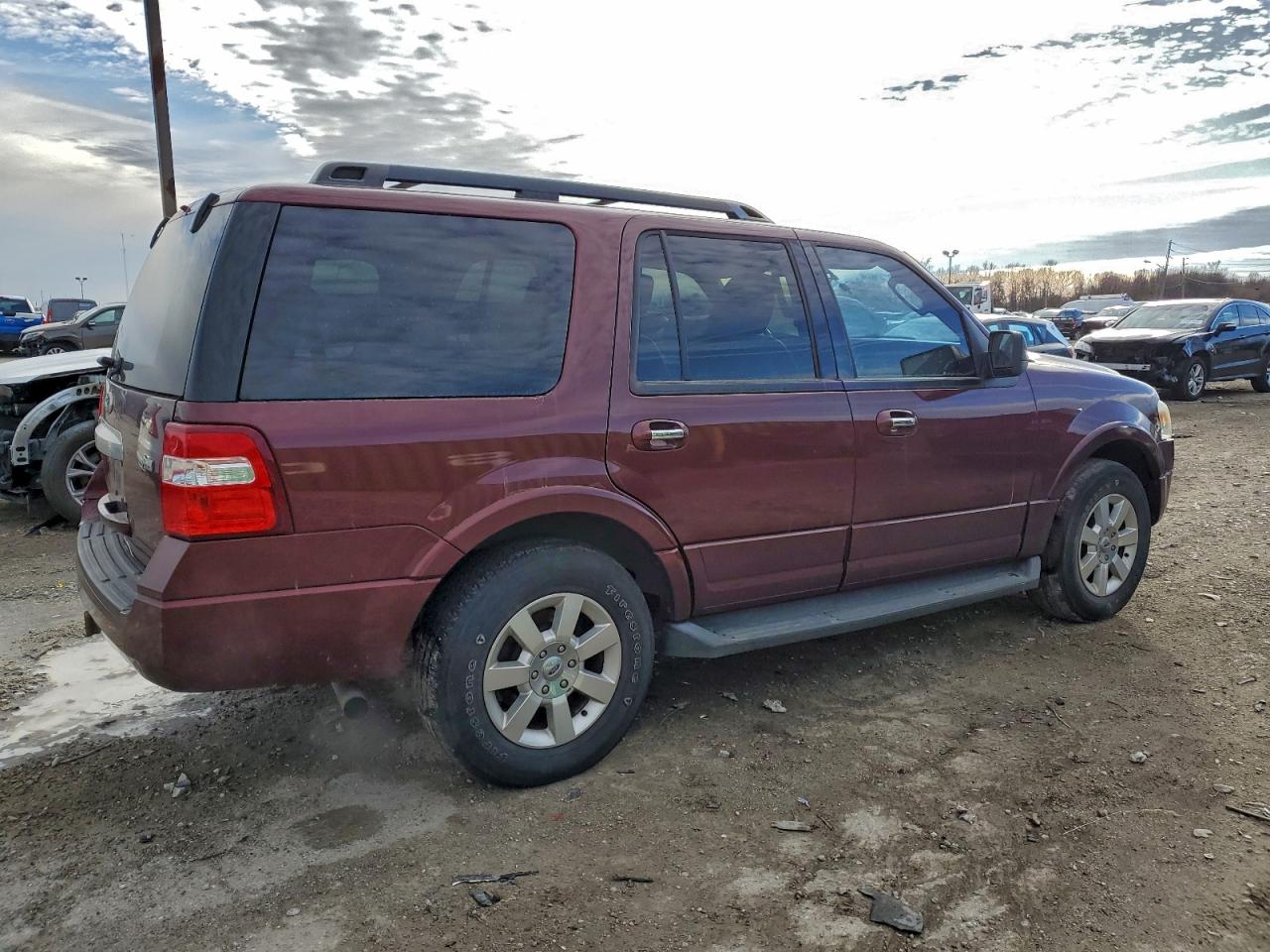 2010 FORD EXPEDITION XLT photo 3