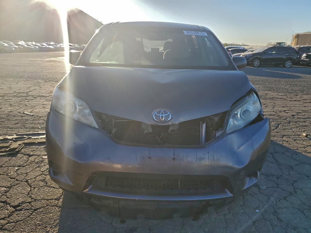 2015 TOYOTA SIENNA photo 5