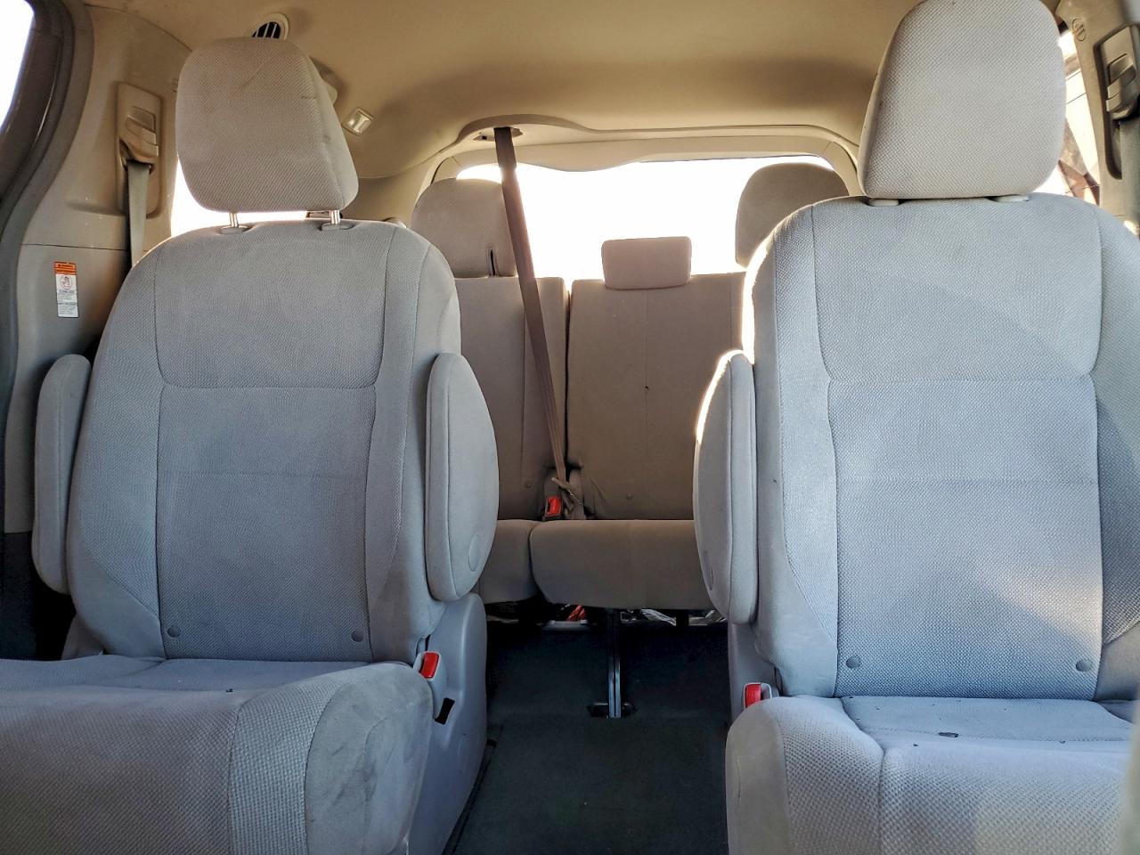 2015 TOYOTA SIENNA photo 10