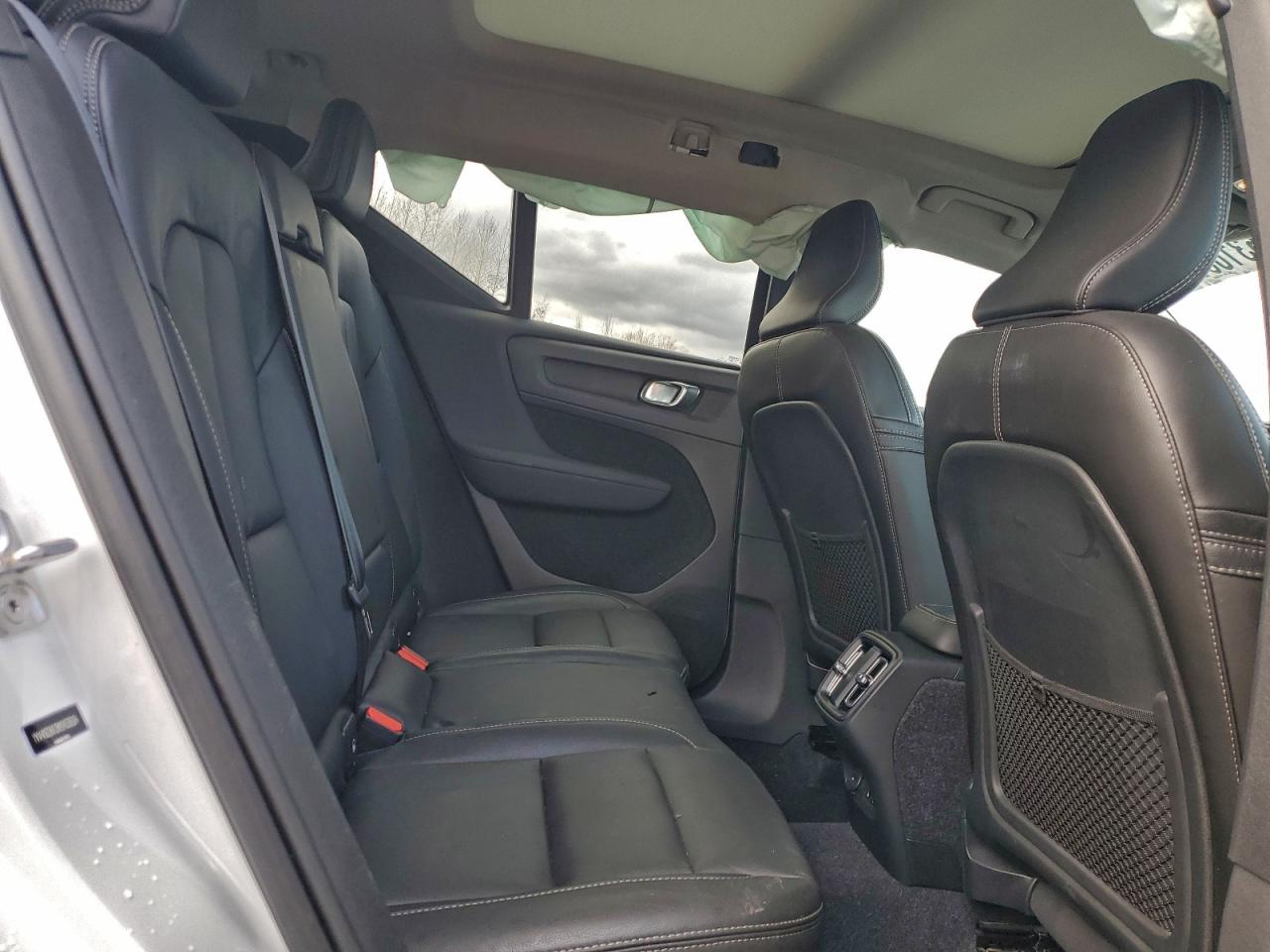 2021 VOLVO XC40 T5 MOMENTUM photo 11