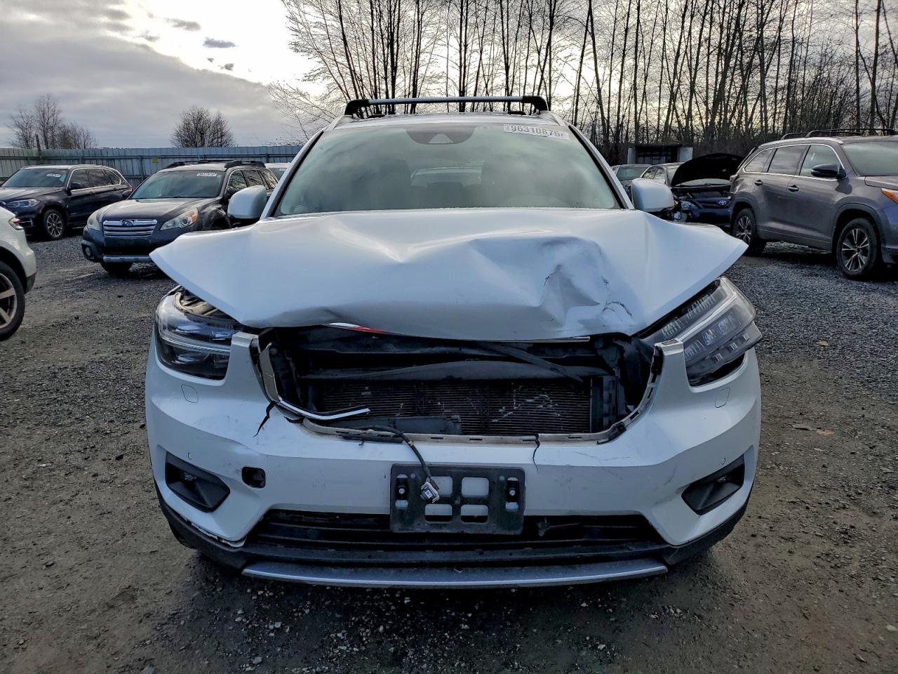 2021 VOLVO XC40 T5 MOMENTUM photo 5