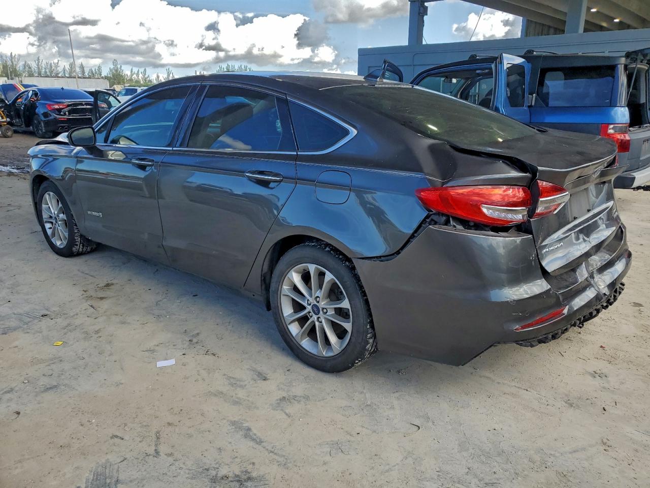 2019 FORD FUSION SEL photo 2