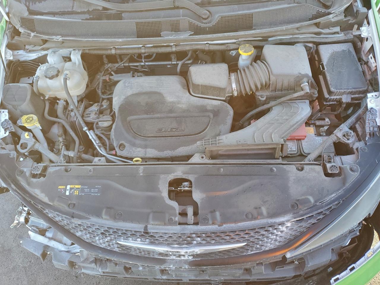 2024 CHRYSLER VOYAGER LX photo 23