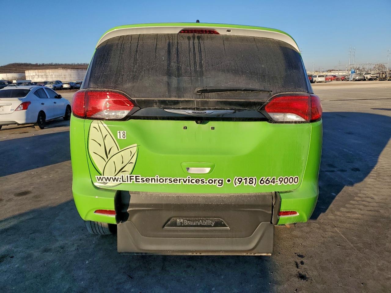2024 CHRYSLER VOYAGER LX photo 11
