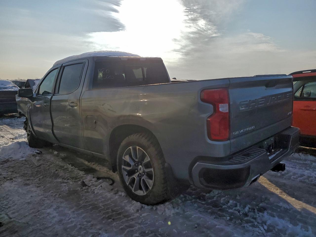 2021 CHEVROLET SILVERADO K1500 RST photo 2