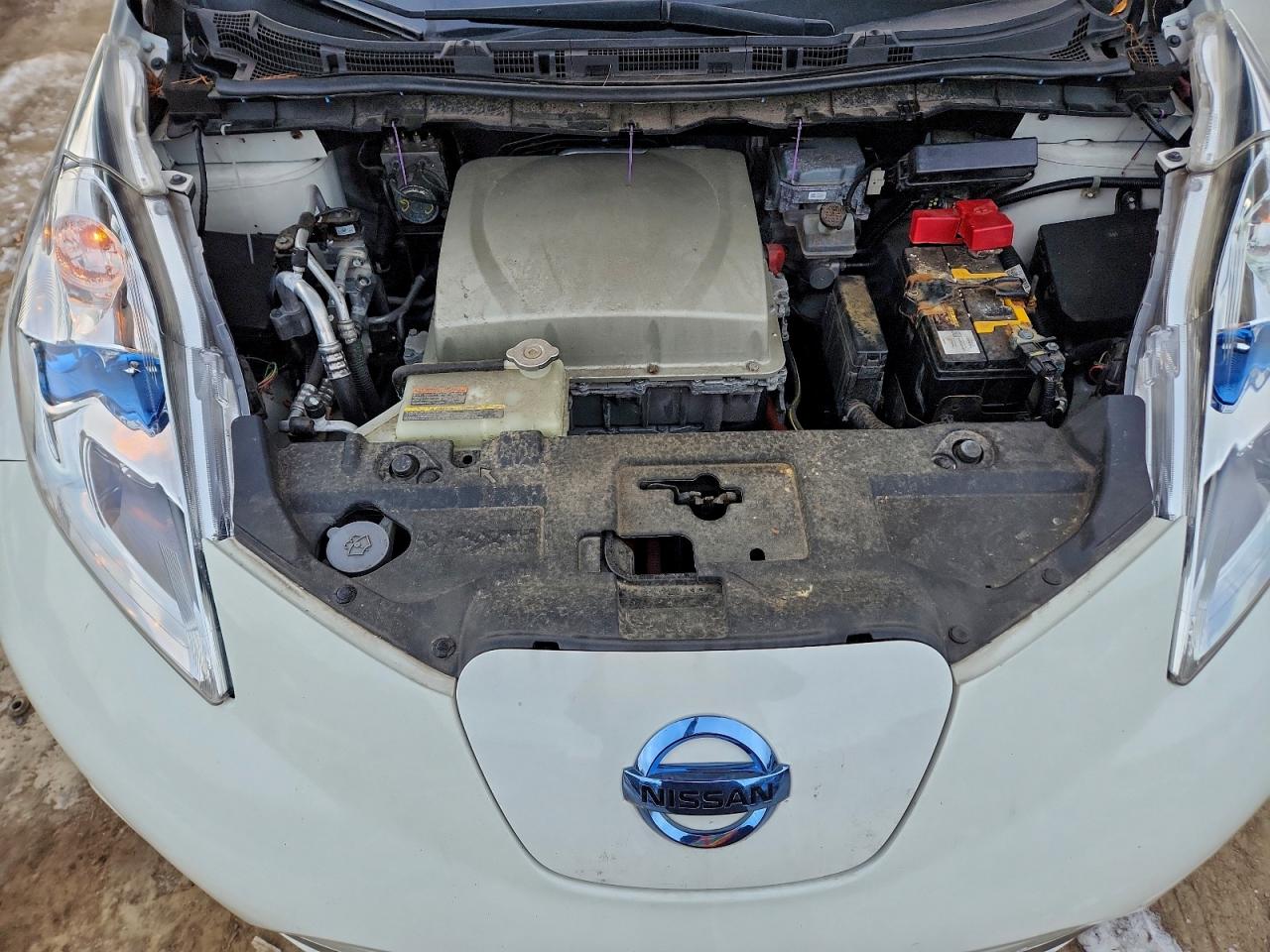 2016 NISSAN LEAF SV photo 11