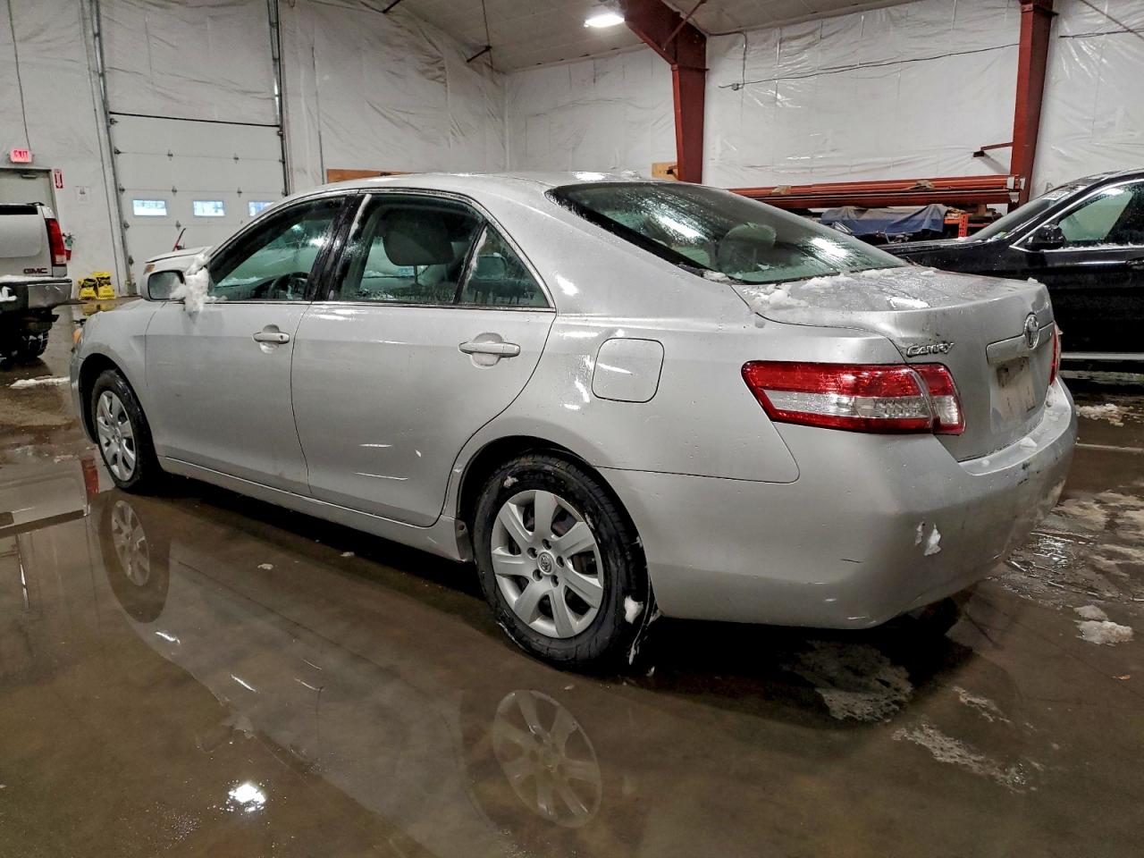 2010 TOYOTA CAMRY BASE photo 2