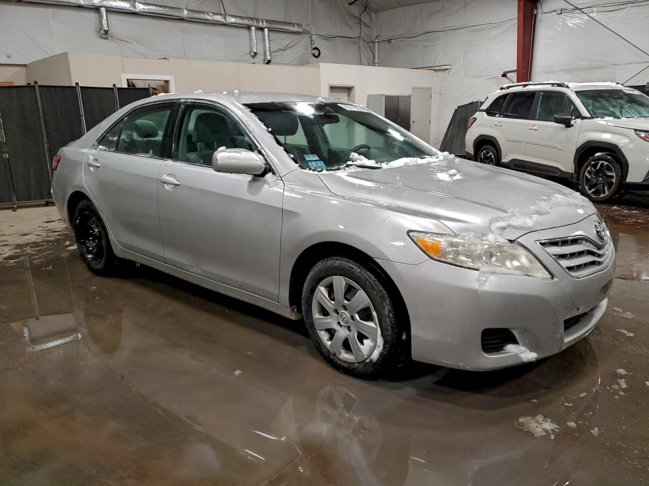 2010 TOYOTA CAMRY BASE photo 4