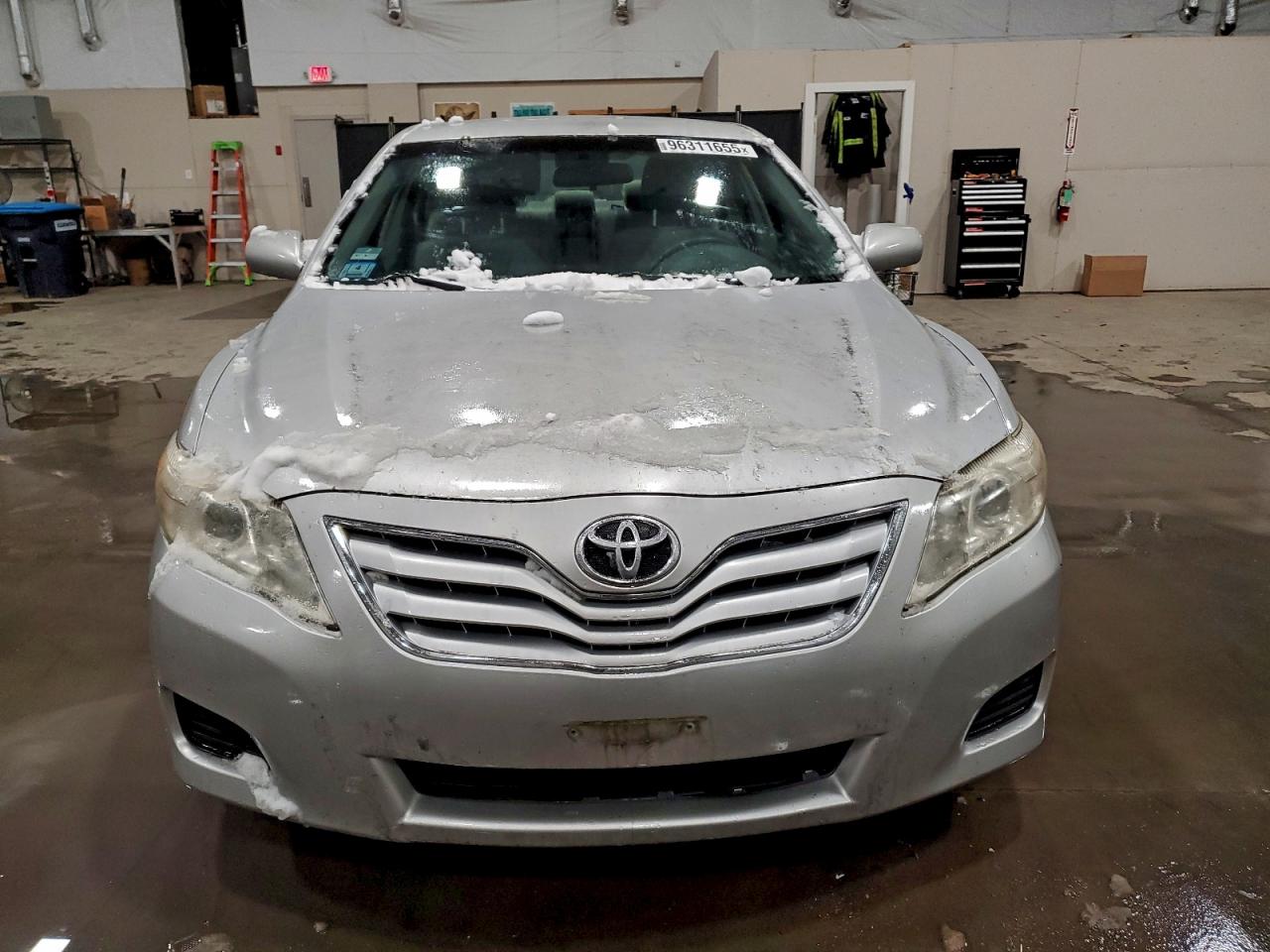 2010 TOYOTA CAMRY BASE photo 5