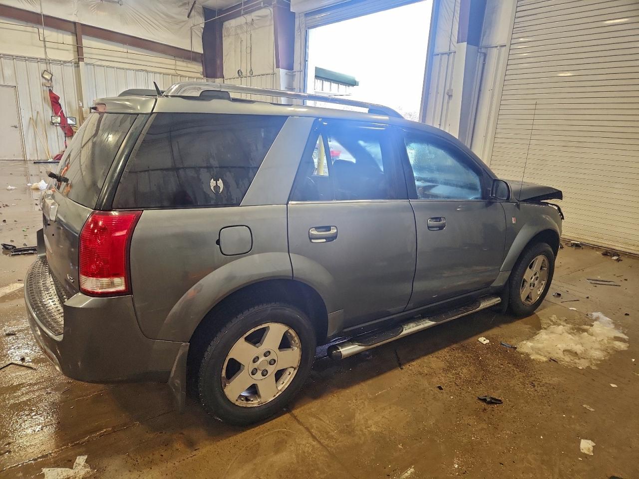 2006 SATURN VUE photo 3