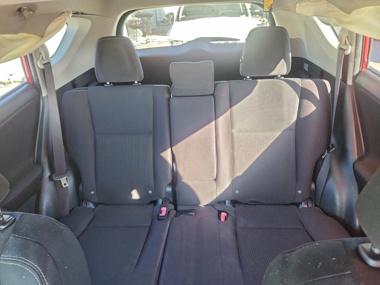 2015 TOYOTA RAV4 XLE photo 19