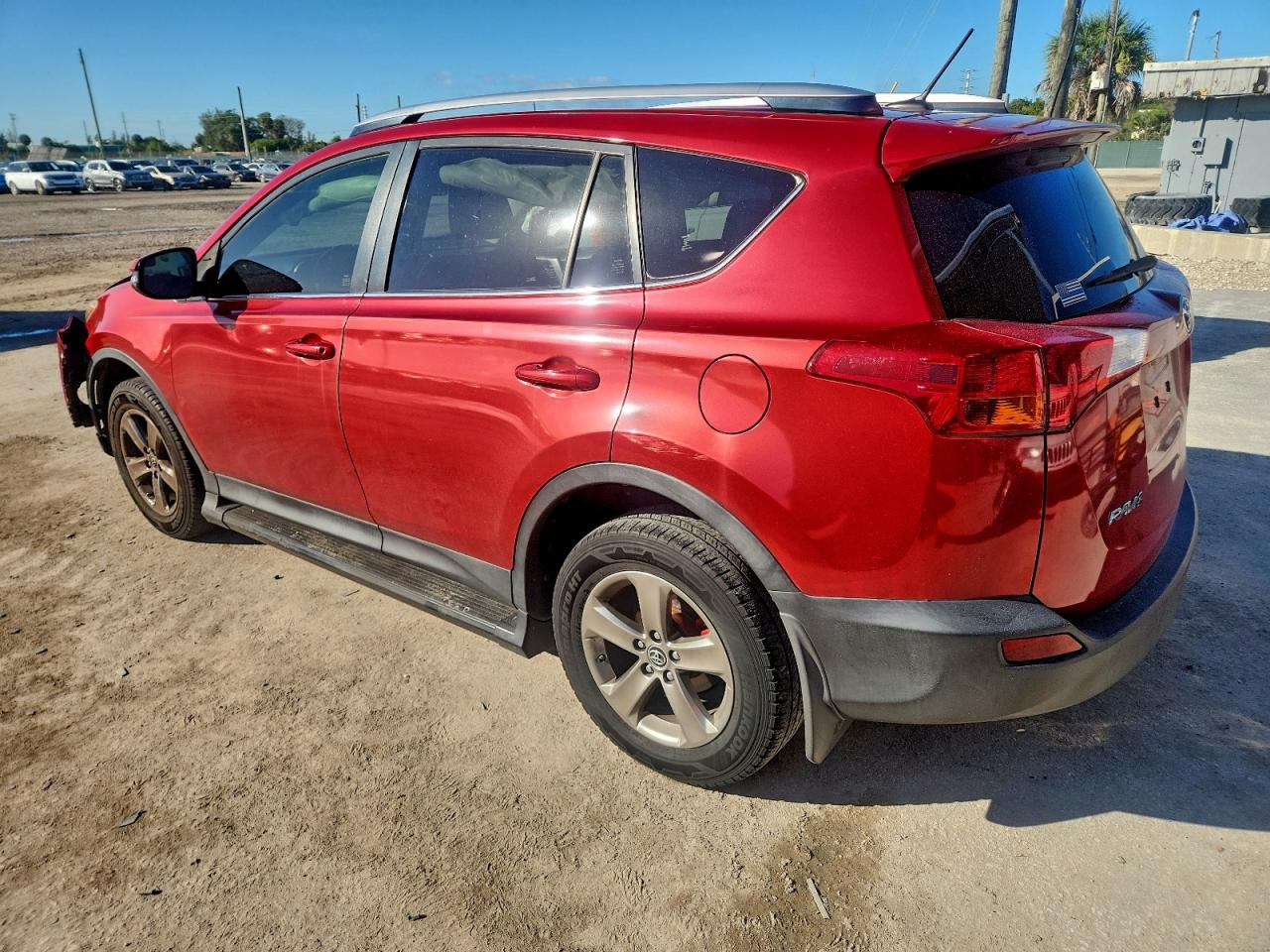2015 TOYOTA RAV4 XLE photo 3