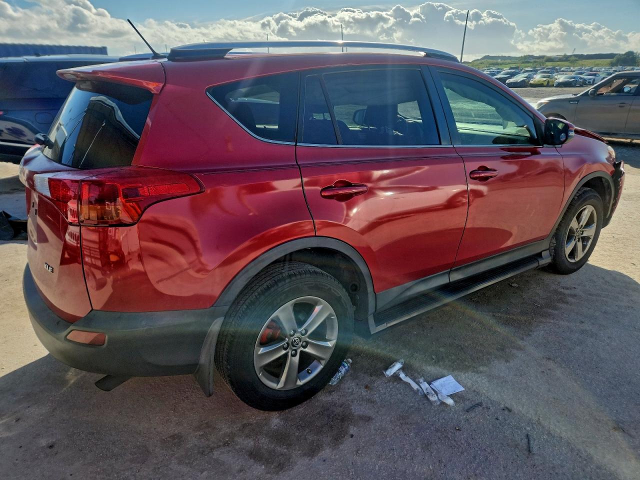2015 TOYOTA RAV4 XLE photo 5