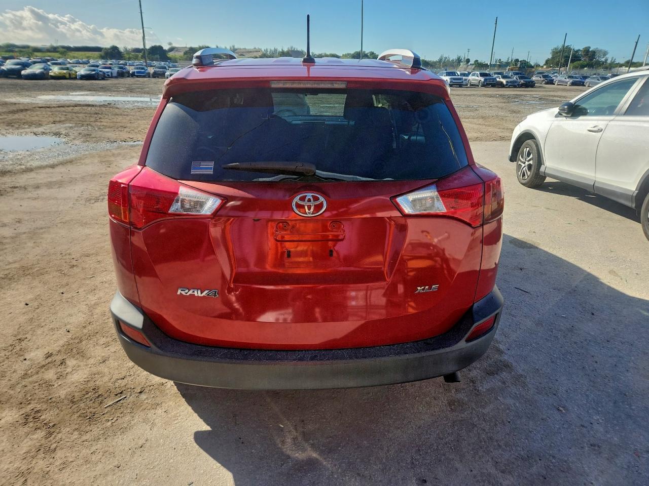 2015 TOYOTA RAV4 XLE photo 11