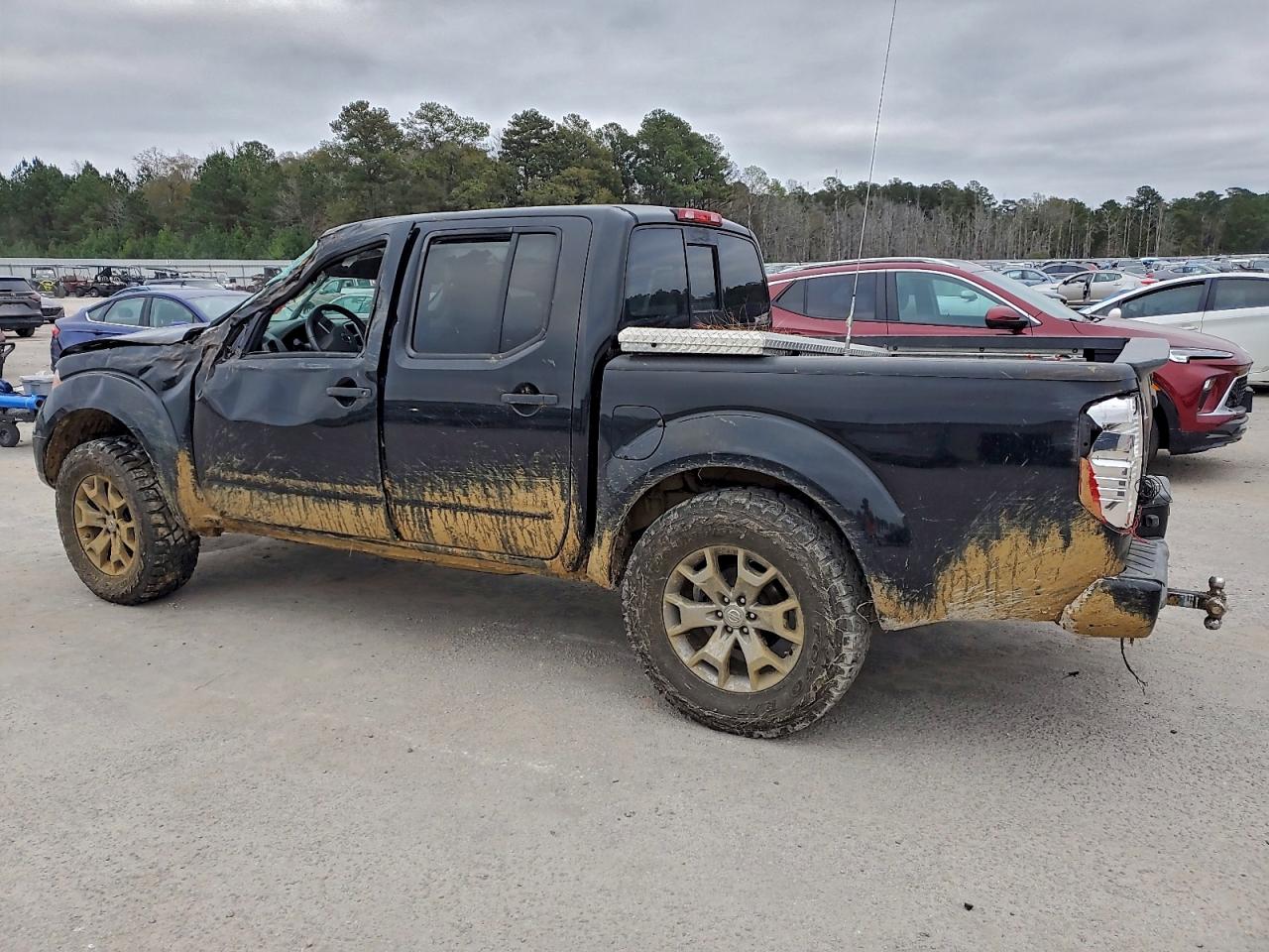 2019 NISSAN FRONTIER S photo 2