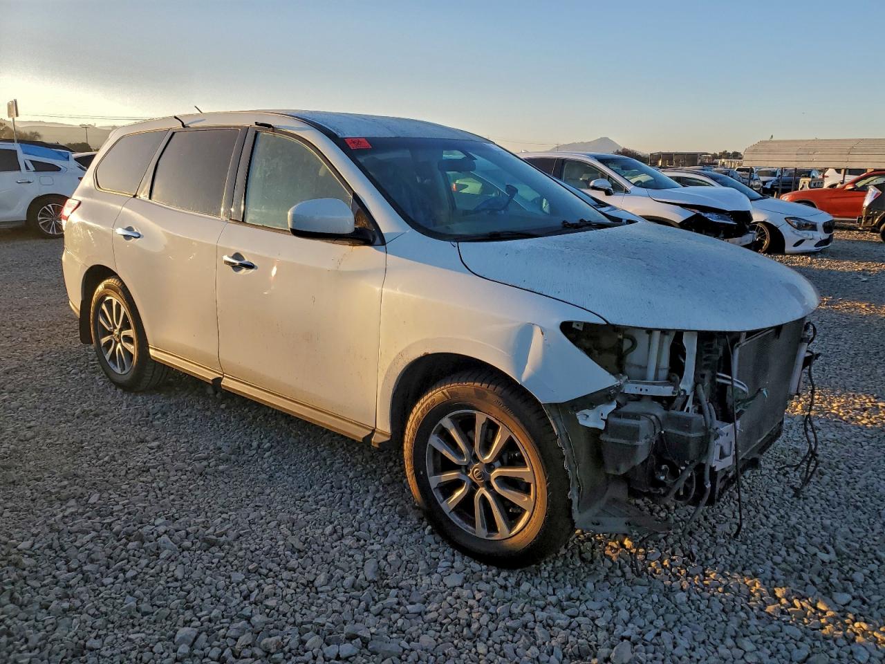 2013 NISSAN PATHFINDER S photo 4