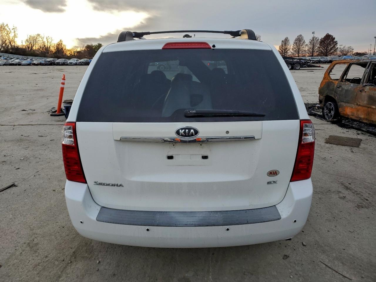 2008 KIA SEDONA EX photo 11