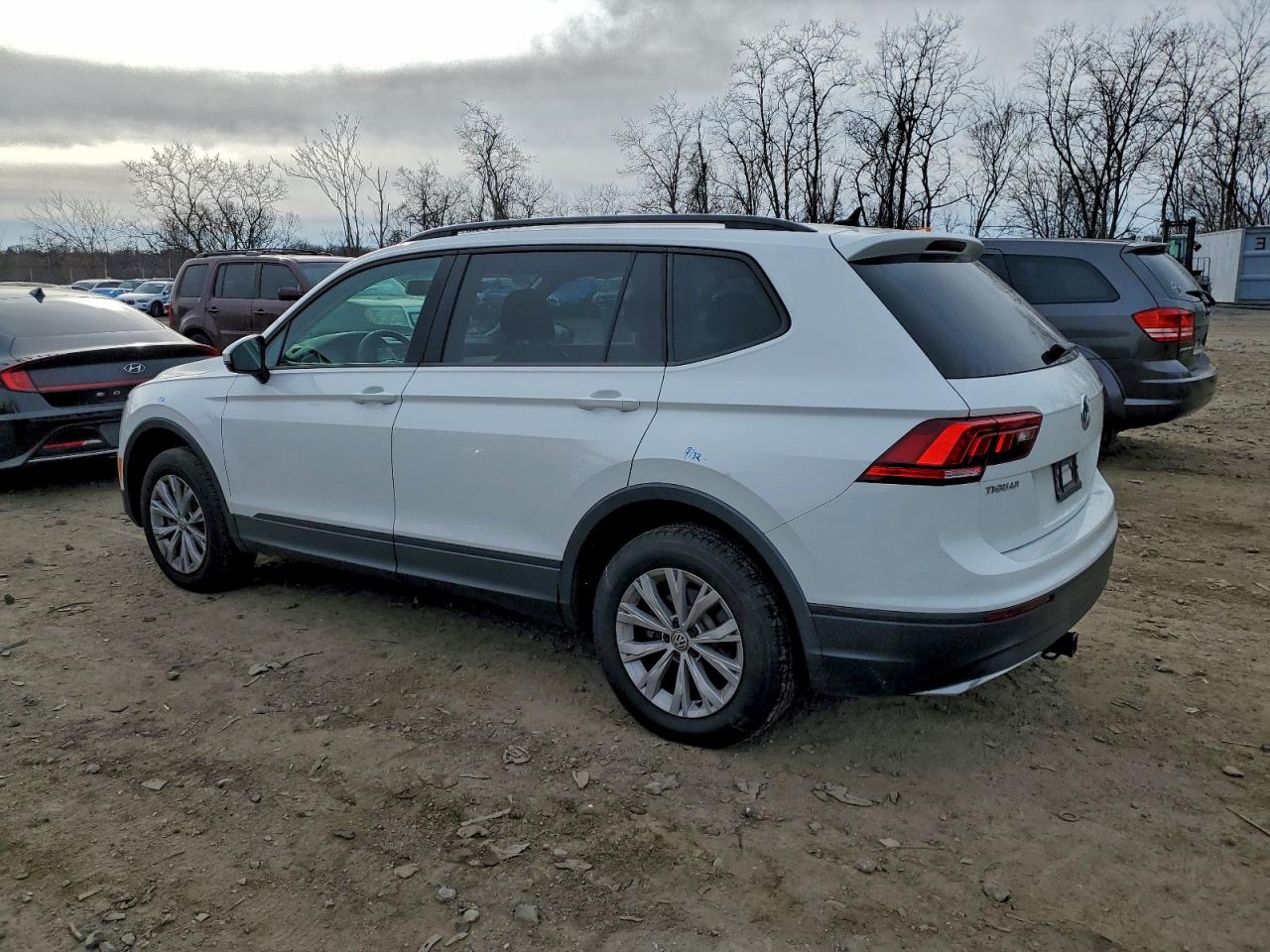 2020 VOLKSWAGEN TIGUAN S photo 2