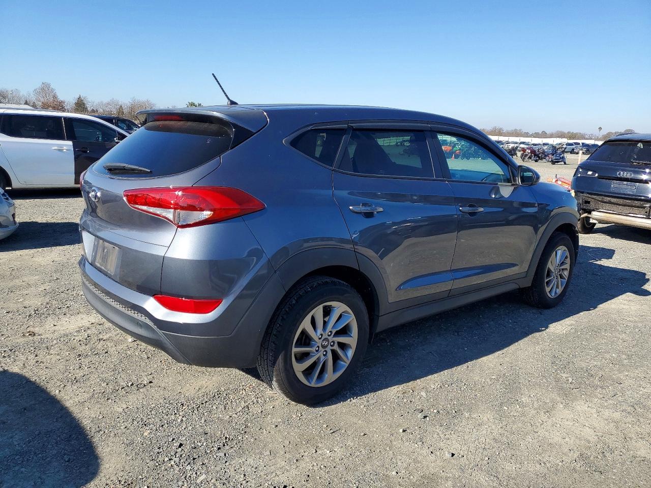 2018 HYUNDAI TUCSON SE photo 5