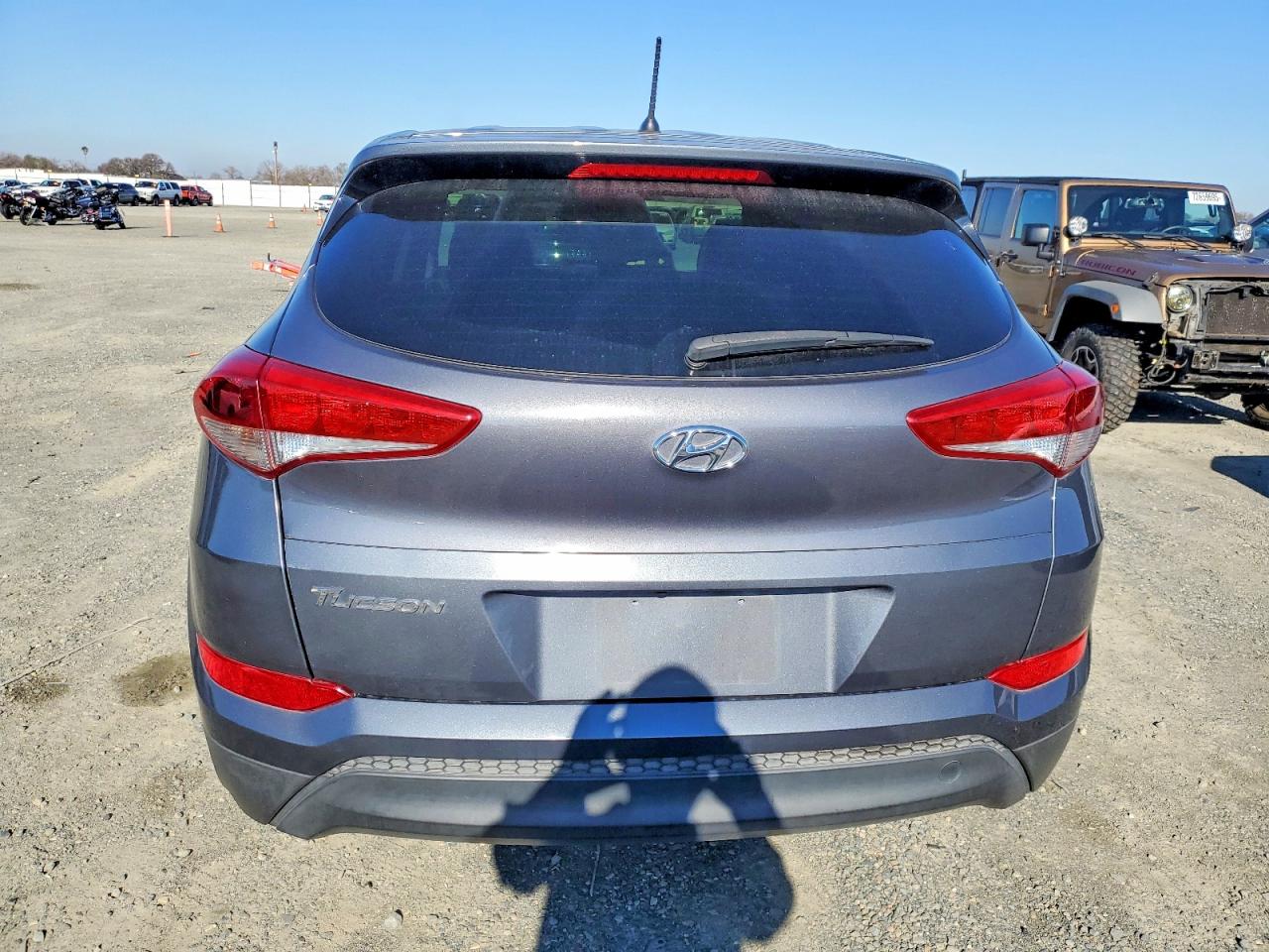 2018 HYUNDAI TUCSON SE photo 11