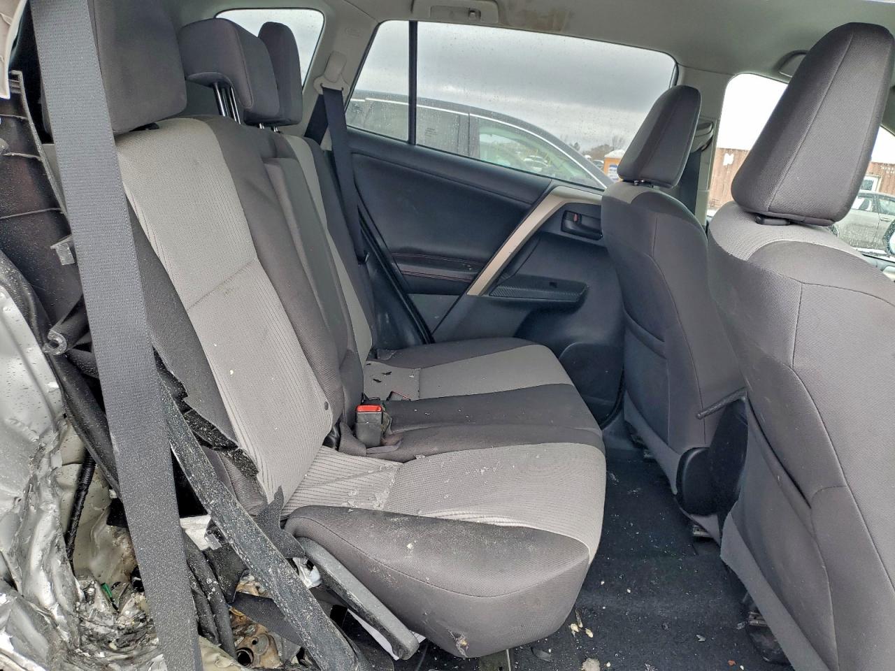 2015 TOYOTA RAV4 LE photo 10