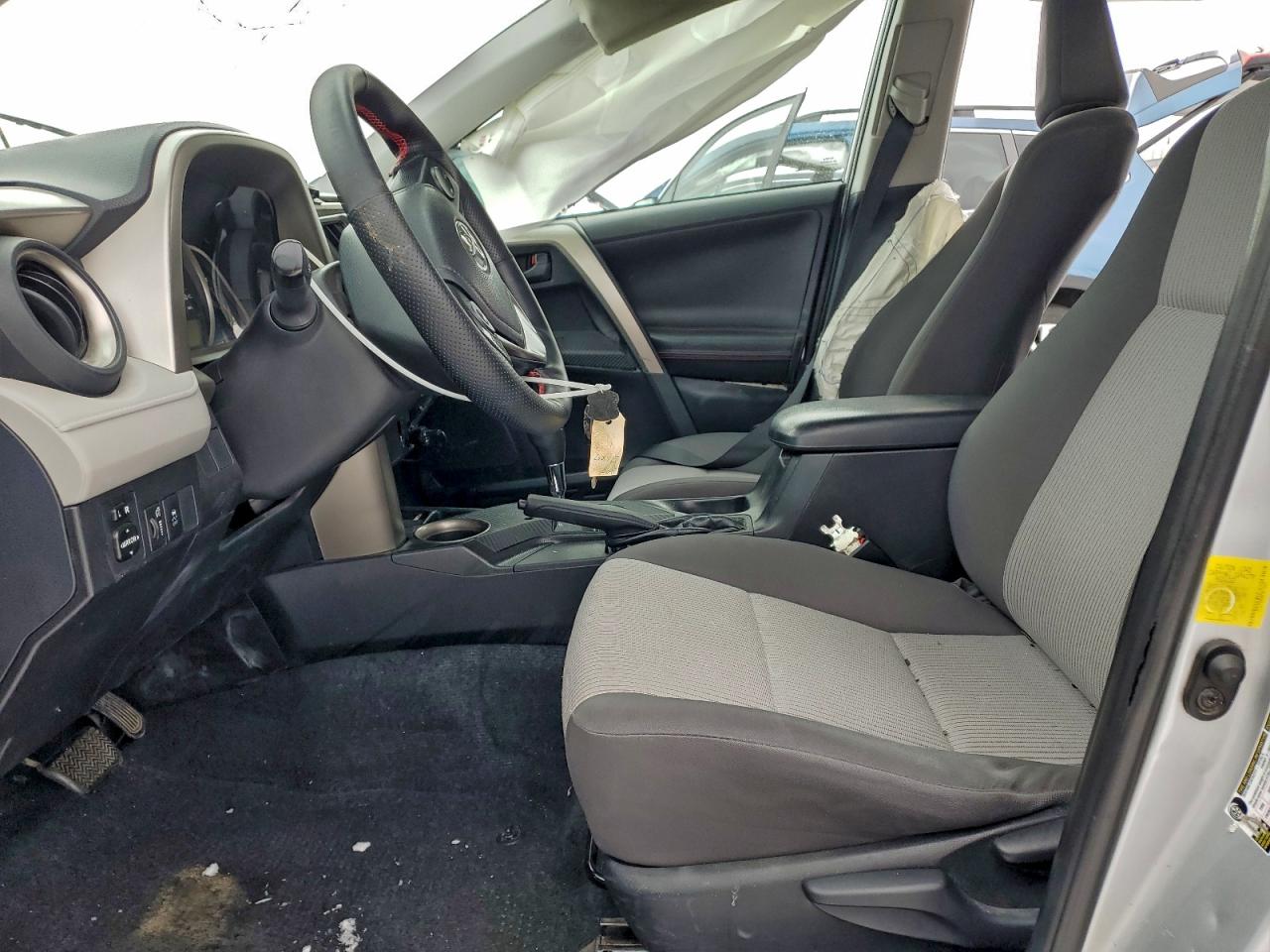 2015 TOYOTA RAV4 LE photo 7