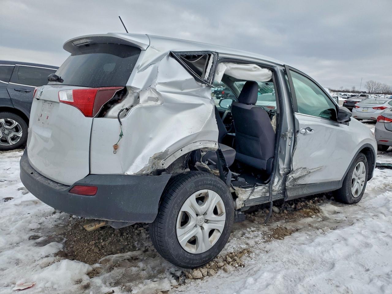 2015 TOYOTA RAV4 LE photo 3