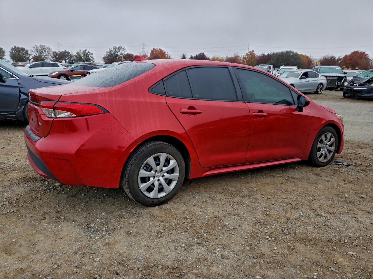2021 TOYOTA COROLLA LE photo 3
